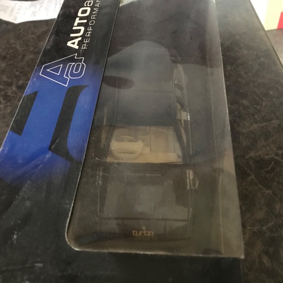 PLEASE DON’T PURCHASE AS MY PAYMENT SYSTEM IS NOT WORKING Lotus 1/18 model - Picture 2 of 5